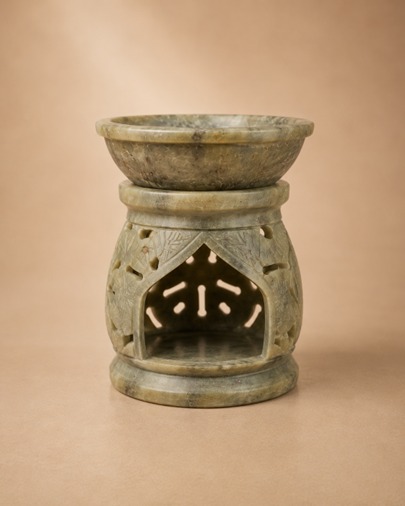 Heritage brass ritual lamp and décor set